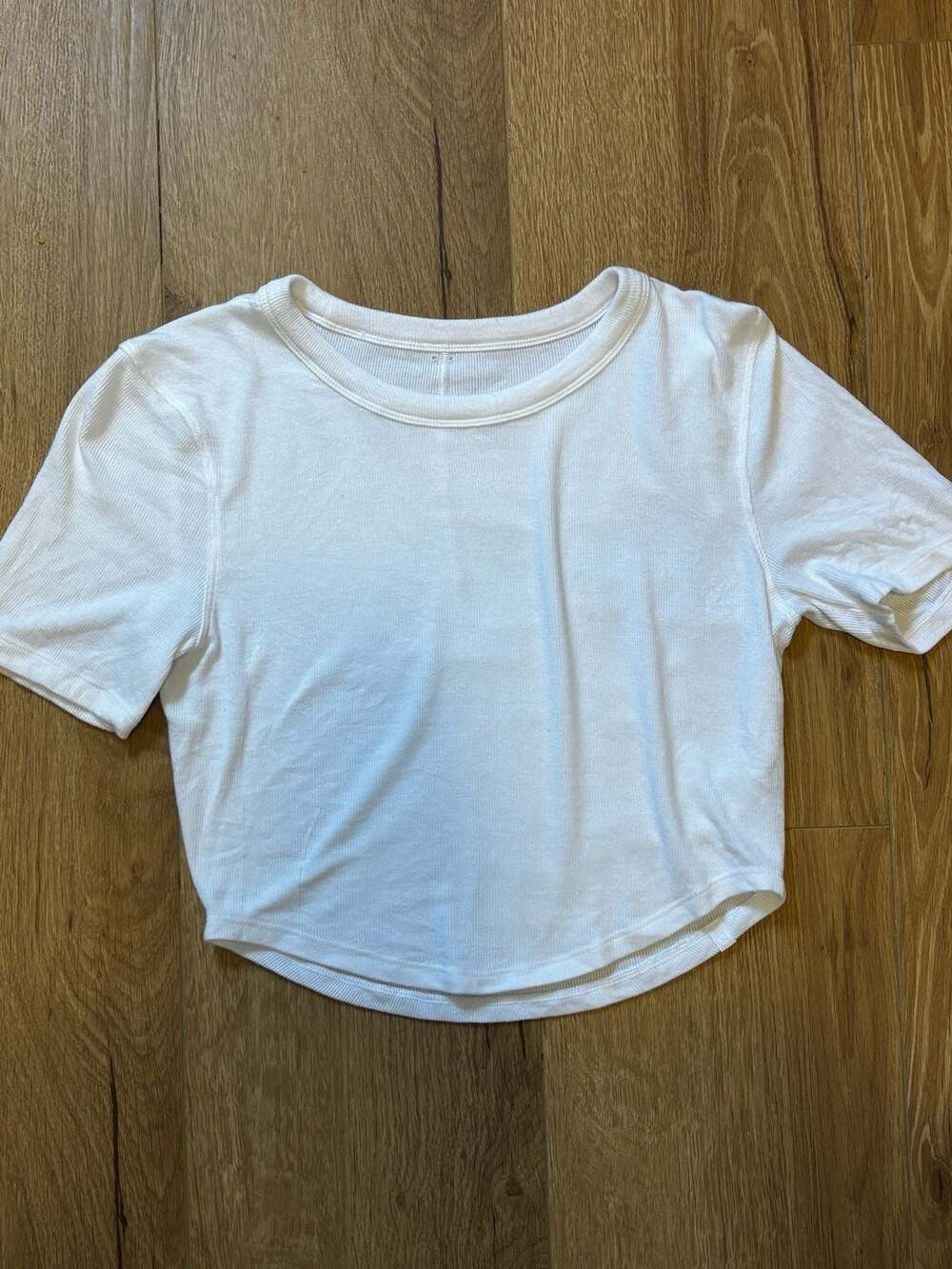 Lululemon Cropped T-Shirt Size 6 White Ribbed Short Sleeve Top